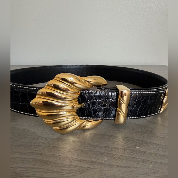 Vintage Escada Black Patent Croc Belt Gold Statement Buckle Size XS - Picture 4 of 7